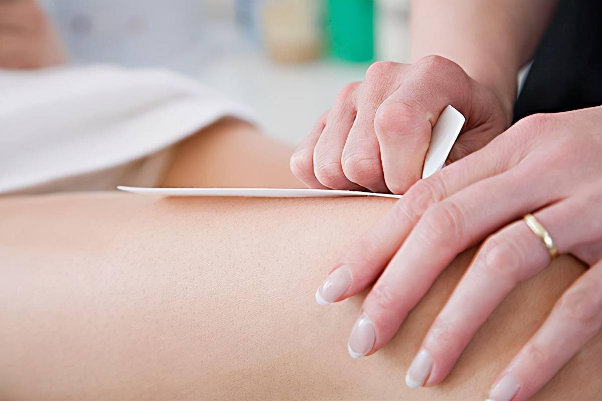 头发是卷的为啥眉毛是直的,头发自然卷毛怎么自己长直发