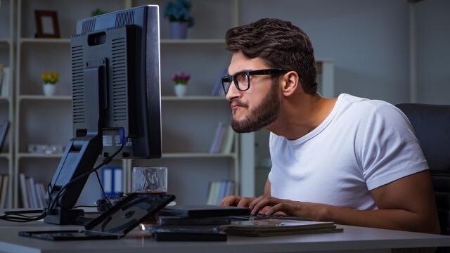 熬夜后感觉心脏累,熬夜之后的心脏疼可以恢复吗