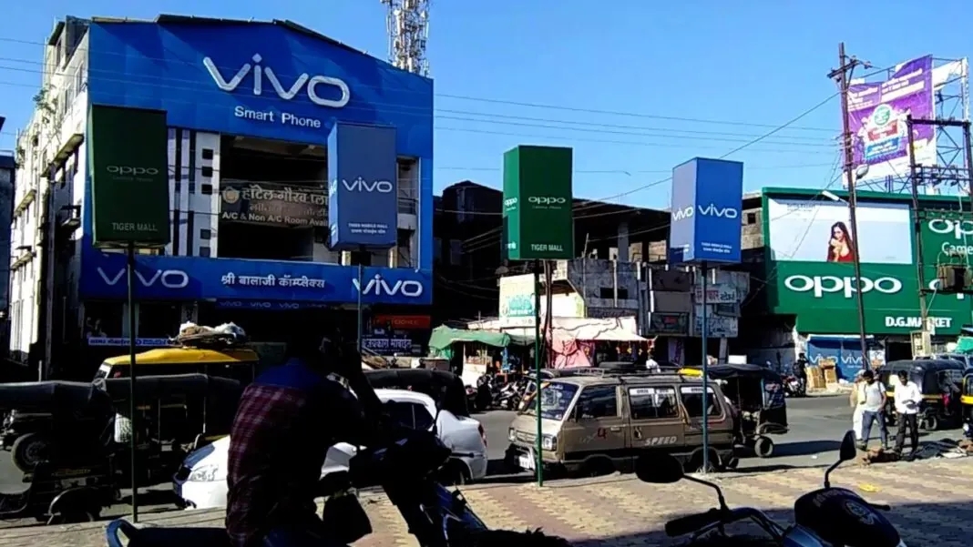 印度街头中国手机店,印度打工买苹果手机