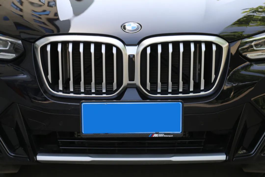 宝马x3改亮黑中网多少钱,宝马x3豪华版亮条改黑