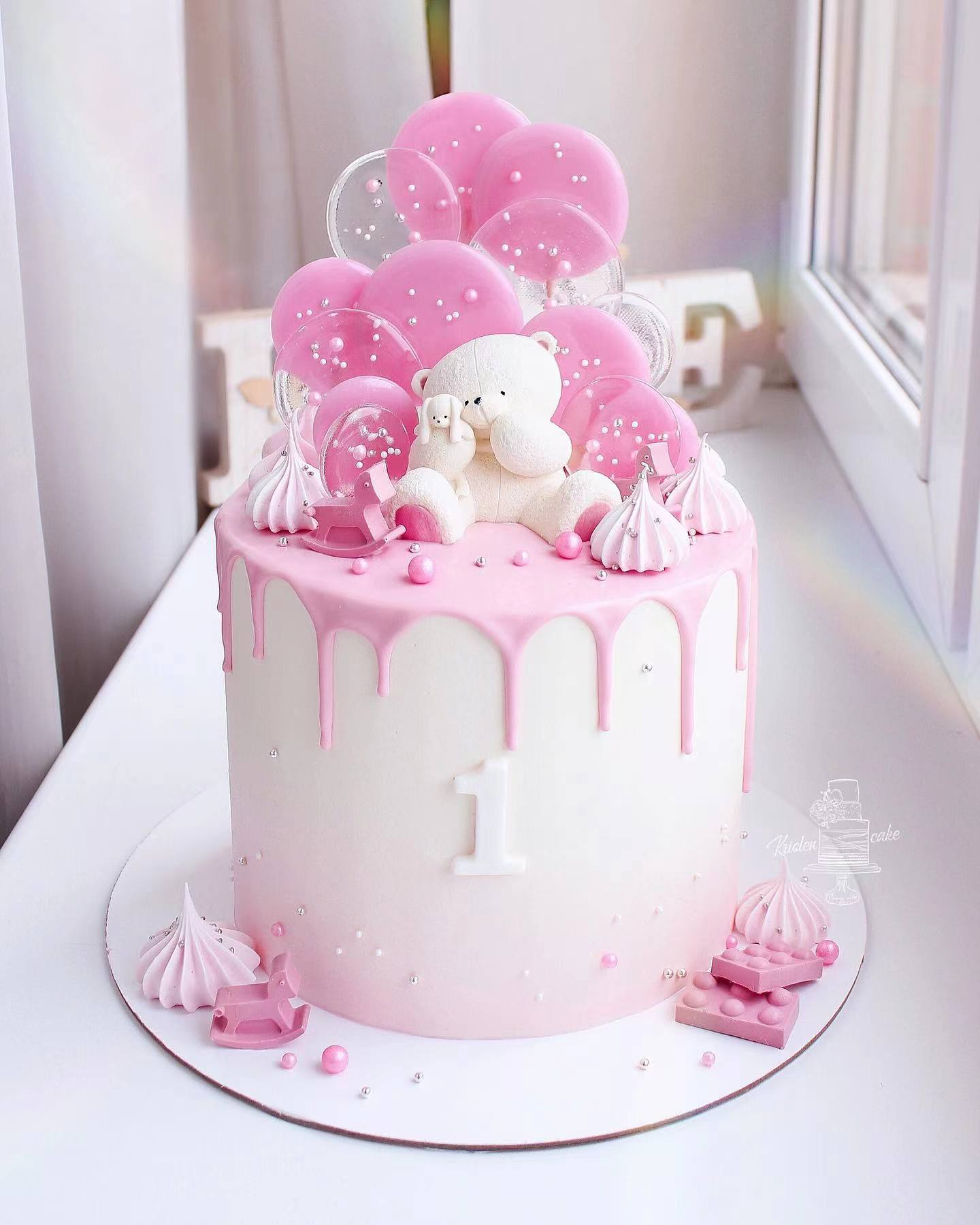 今天给大家做一款好看的蛋糕造型,美味又高颜值的蛋糕造型充满创意