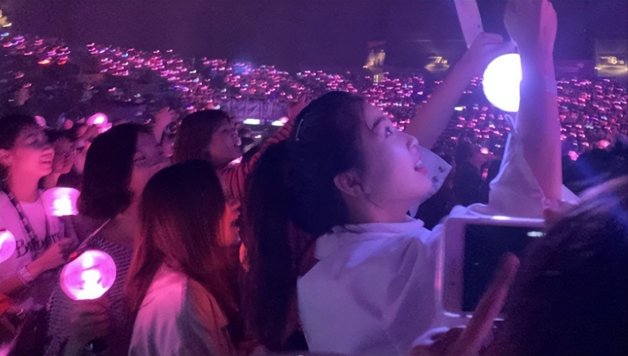 浜洪棿瀵屽﹩lisa鏈夊鏈夐挶,浜洪棿瀵屽﹩lisa