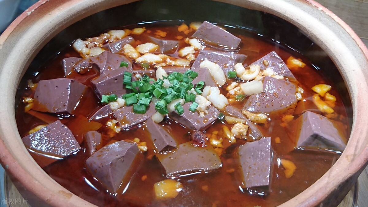 吃了猪血后棕褐色大便正常吗,吃了一点猪血会拉出黑便吗