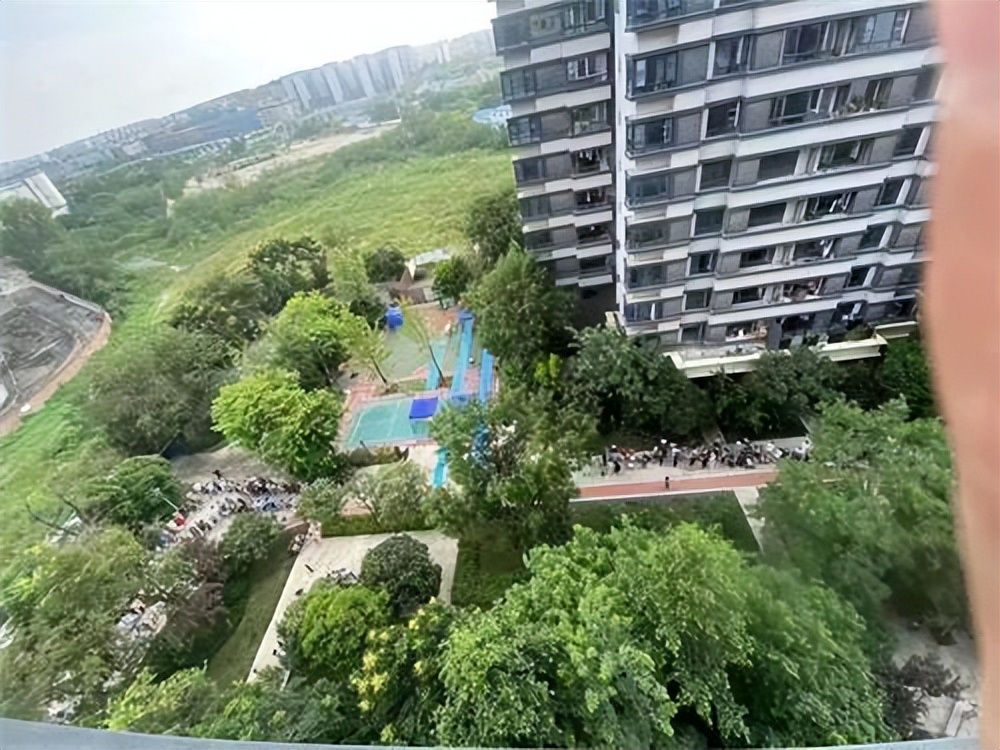 一家同时让千万人“罚站”的公司——东软