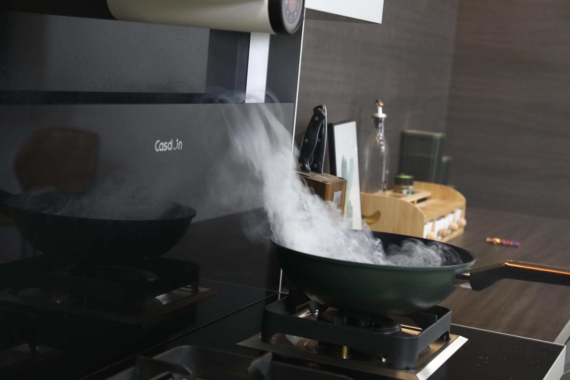 没有抽油烟的厨房,没有油烟管的油烟机