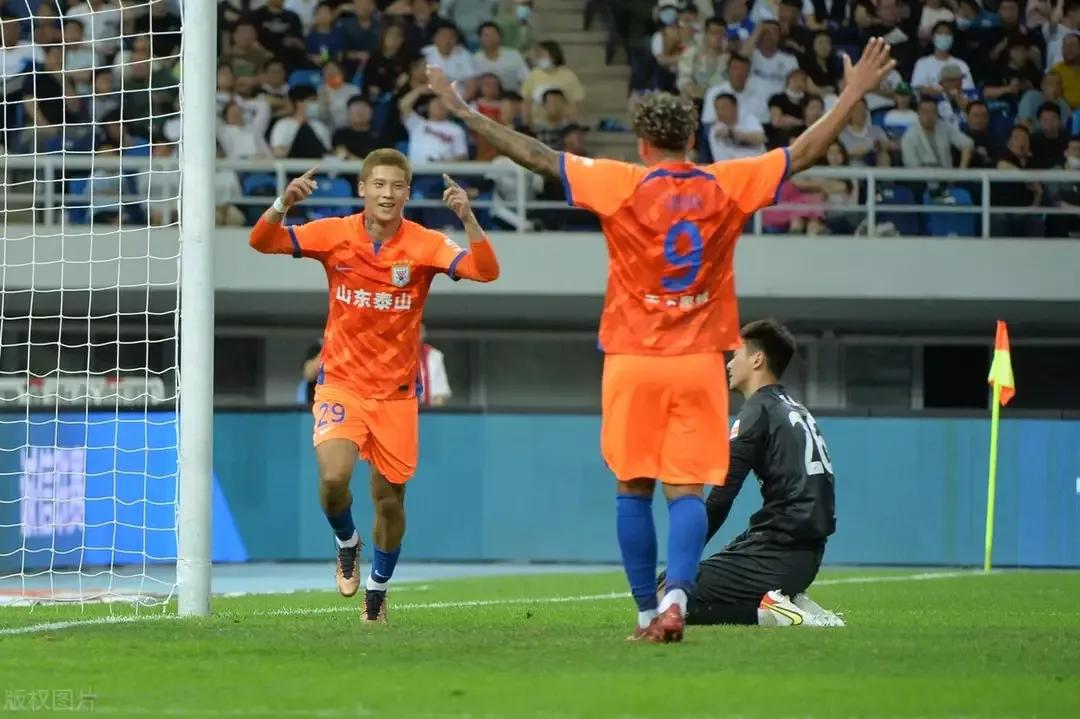 泰山队球迷指南,泰山队球迷多为啥坐不满