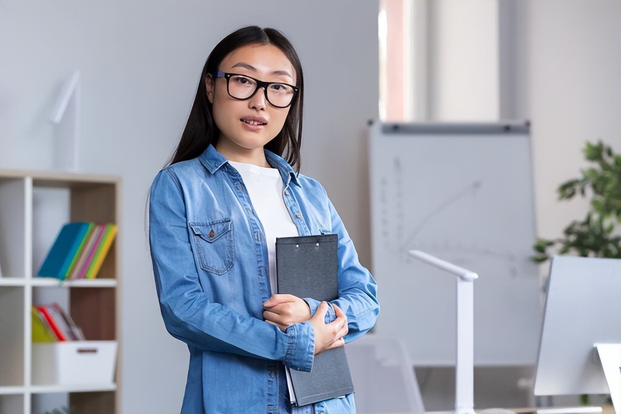 校园和老师的小故事,校园故事老师与学生