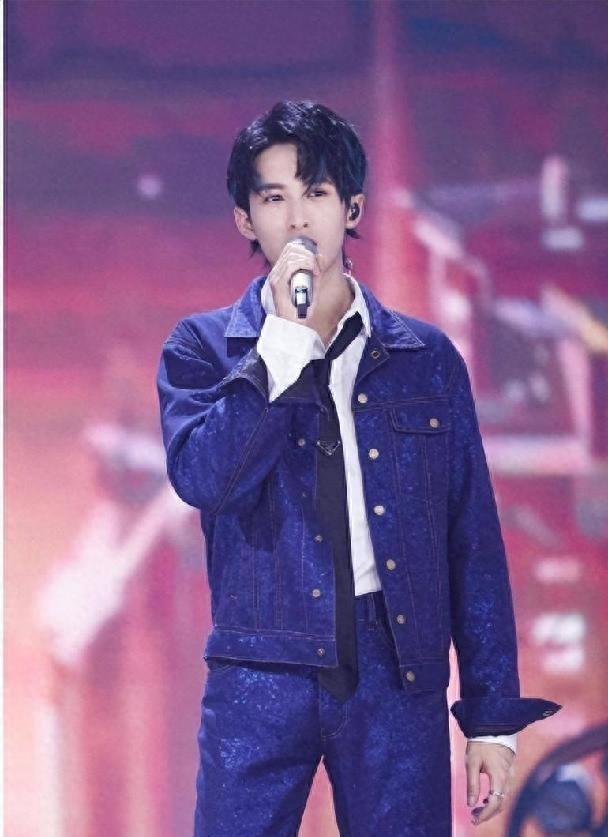 杨幂的真实人品被别人夸赞,杨幂在圈内的人品到底如何