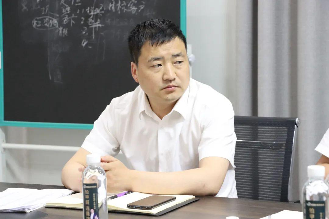 全力出击·奋进六月｜隆饰板材组织召开5月份营销总结大会！