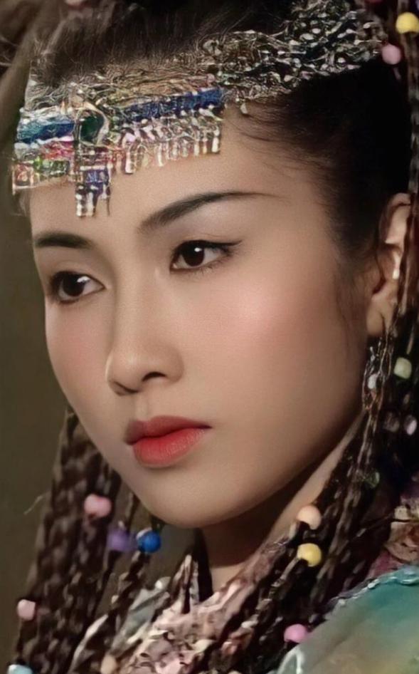 相学五官富贵相,五官好看富贵的美女