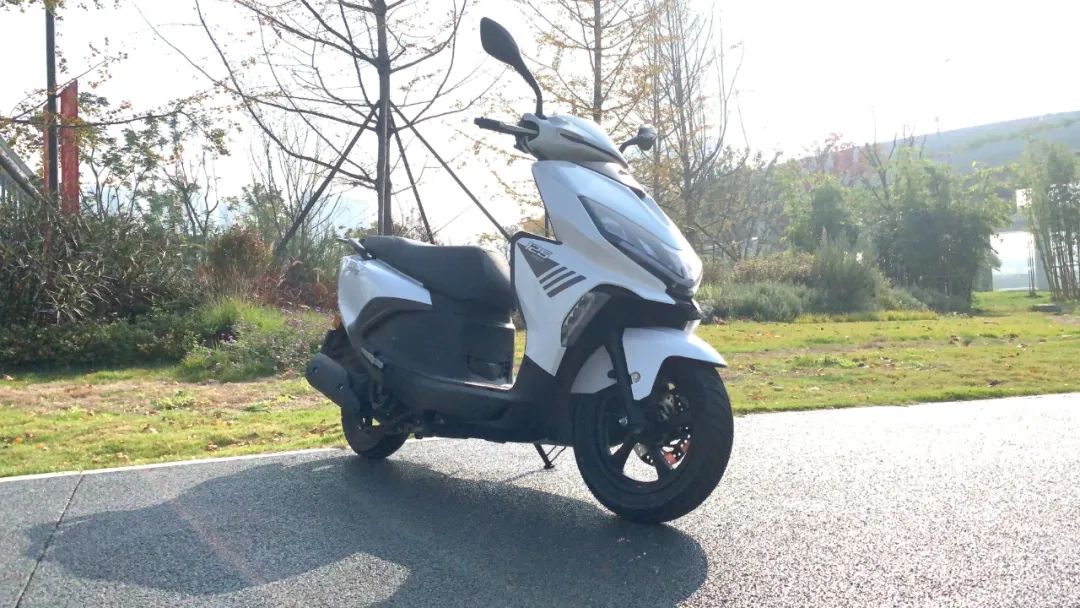 光阳125踏板对比铃木uy125,光阳ck125和铃木uy125哪个更耐用