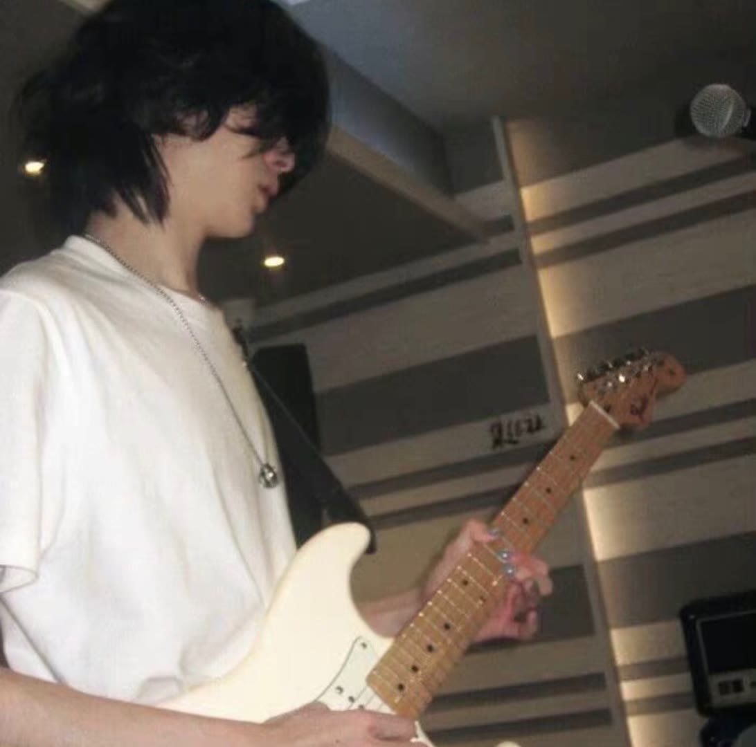 氛围感男生头像真人戴耳机,氛围感男生头像成熟稳重高清