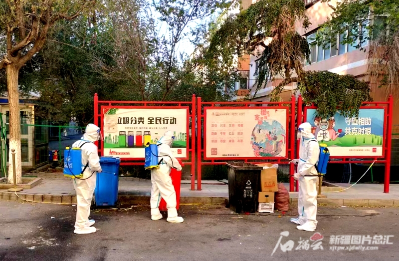 社区群众共同抗疫,乌鲁木齐各民族团结一心抗疫