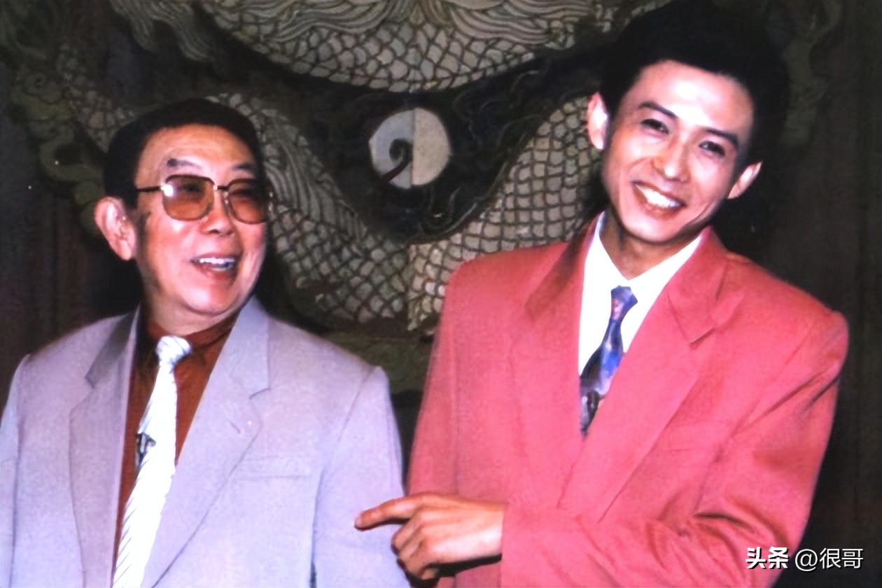 第二次拥抱记者,第二次拥抱齐涛身份