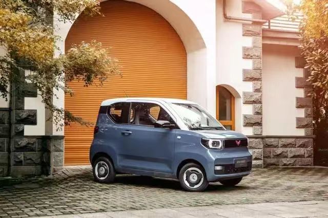 比亚迪电车日本哪年就开始用,五菱和比亚迪电车哪个好