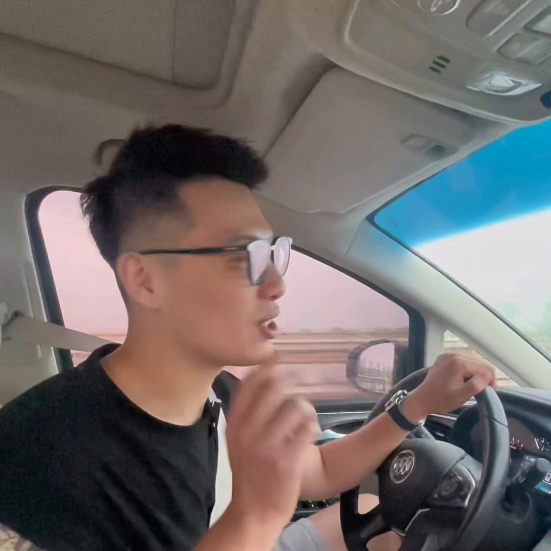 一个不会验车况的二手车搬运工,专注硬派越野的二手车搬运工