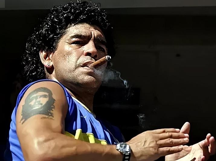 马拉多纳生前最后遗言曝光,马拉多纳50岁颠球