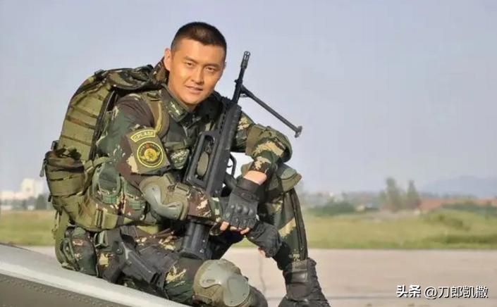 我是特种兵退役十年,我是特种兵13年后重回部队