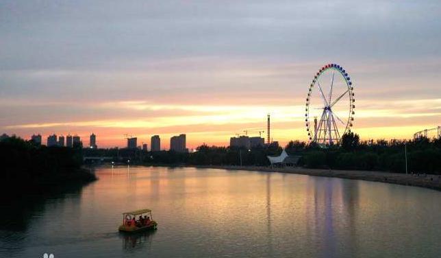 老大爷用什么饵钓鱼,老汉河边野钓饵料