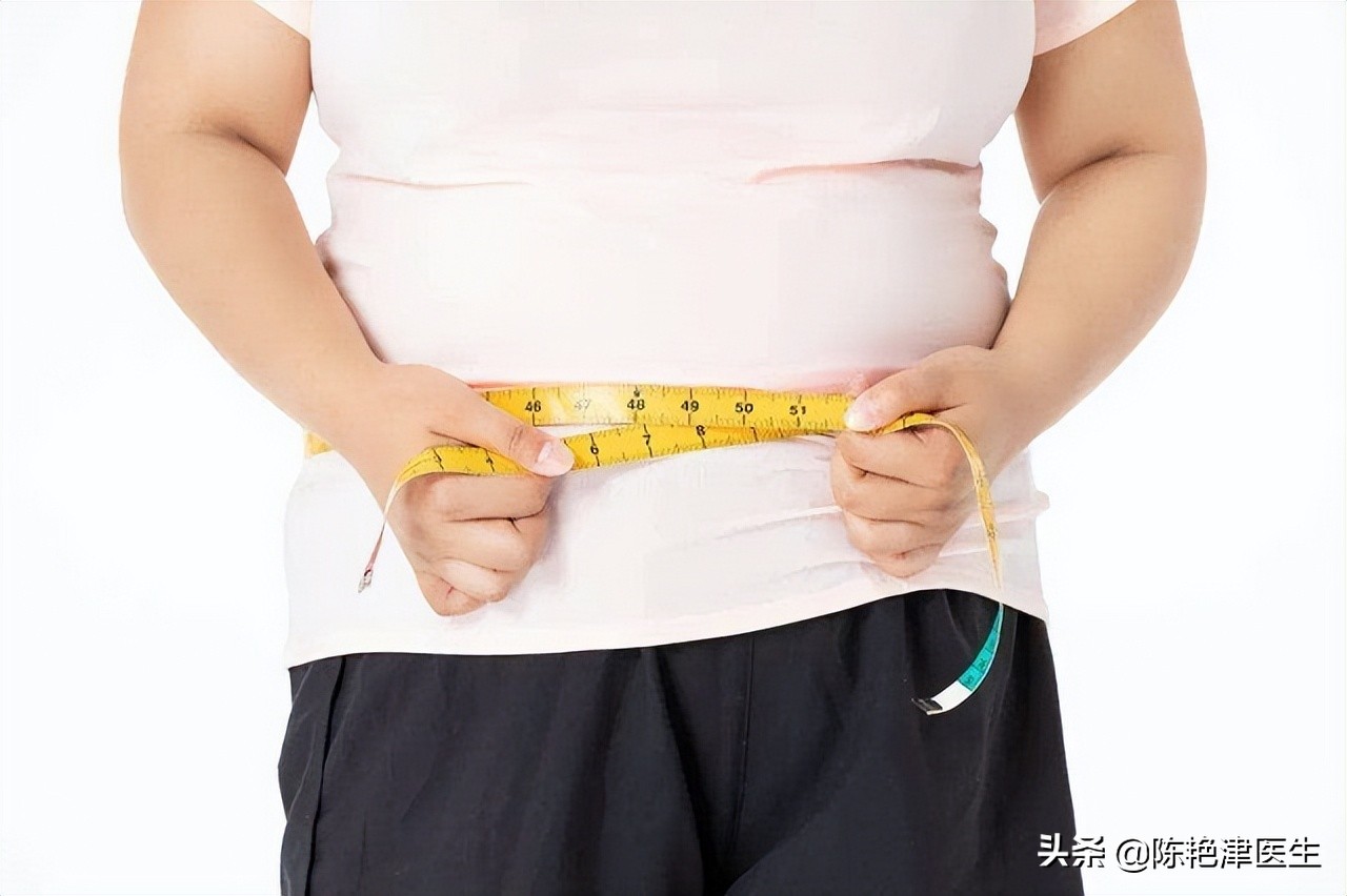 年轻妈妈妊娠纹严重的肚子照片,13岁女孩肚子爬满妊娠纹吓到妈妈