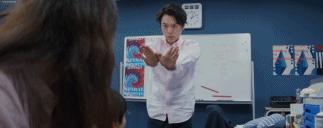 边笑边哭，打工人的苦，被这部岛国片说透了