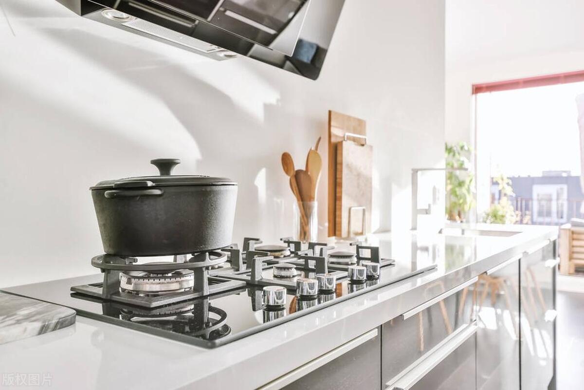 换了一个燃气灶花了1600元贵吗,换了几个煤气灶火还是很小