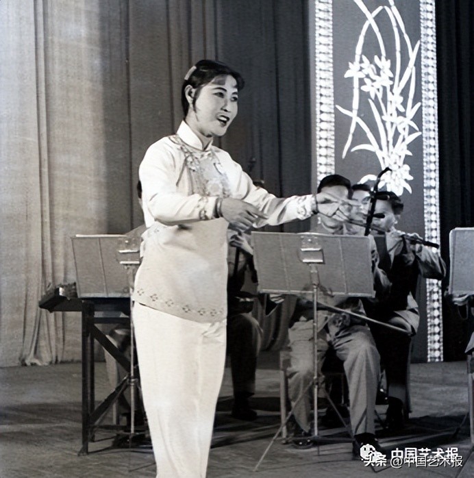 杩欎釜灞曡涓轰粈涔堜細闇囨捈浜哄績,杩欎釜灞曡鎵撶牬鑹烘湳鍜岀敓娲荤殑鐣岄檺