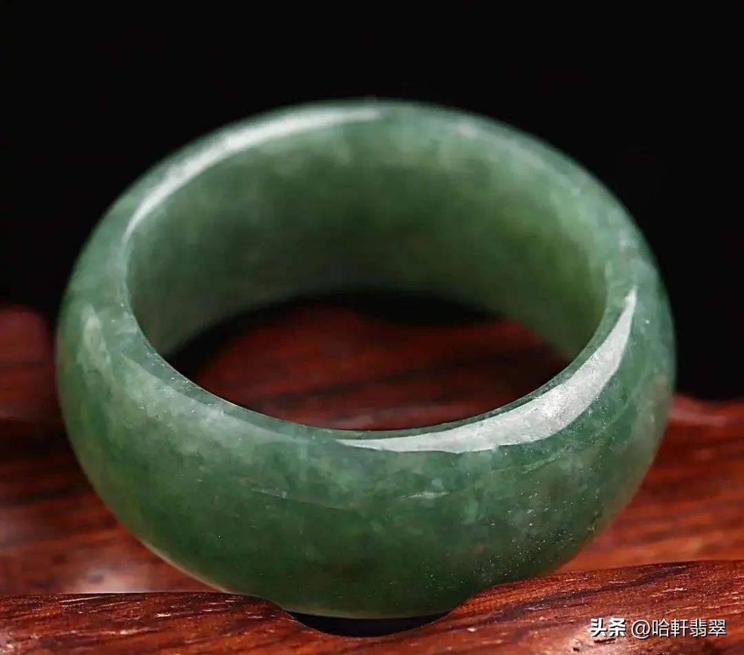 这五种翡翠千万不要买,满绿的翡翠是什么品种