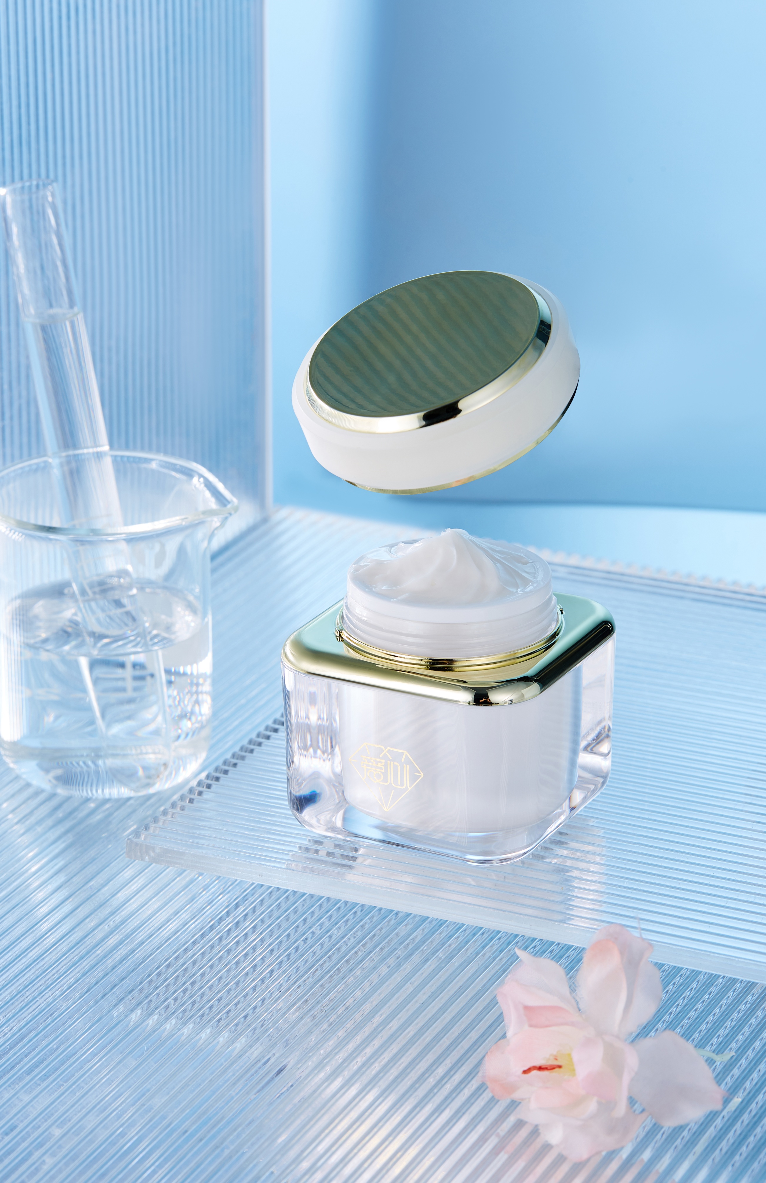 301爱心美白祛斑霜多少钱一瓶,爱心301医学护肤祛斑霜是不是真的