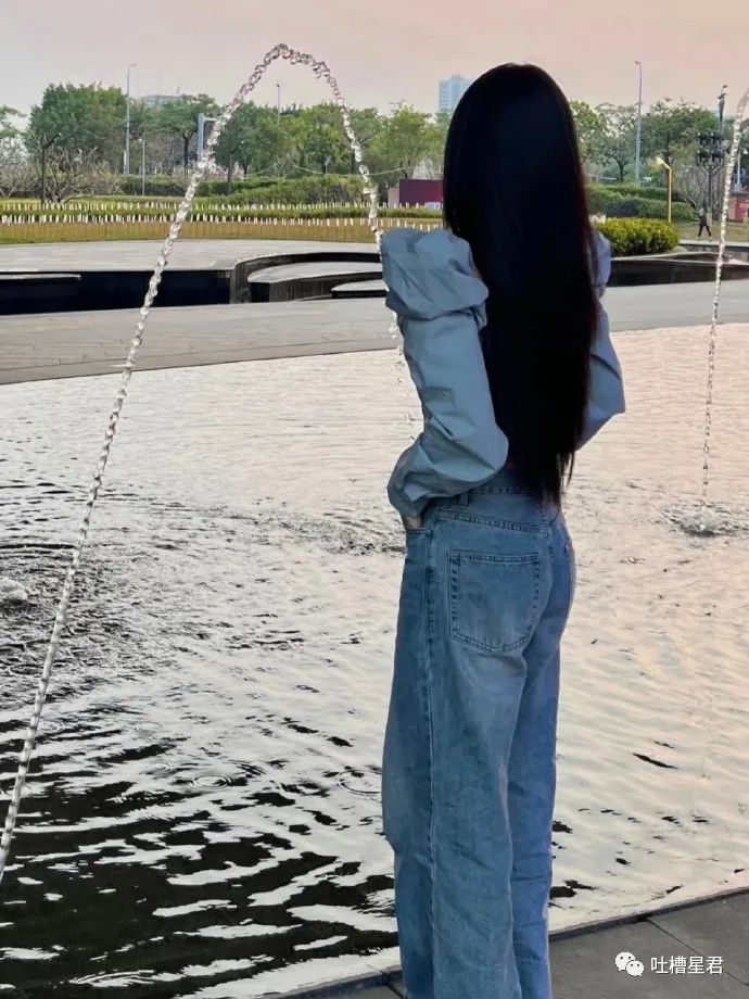 “3W4给女友买战损风上衣...”啊啊啊转身后当场裂开了!