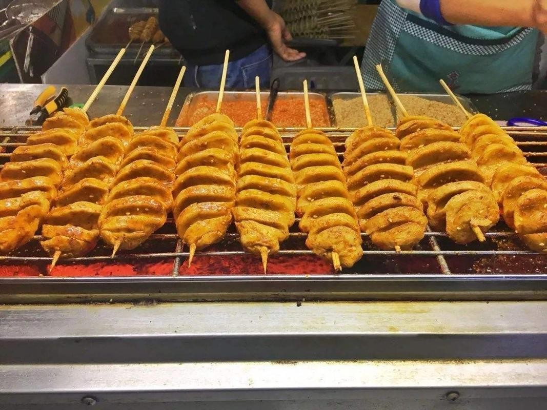 街边小吃真的这么挣钱吗,不起眼的摆摊小吃暴利小生意