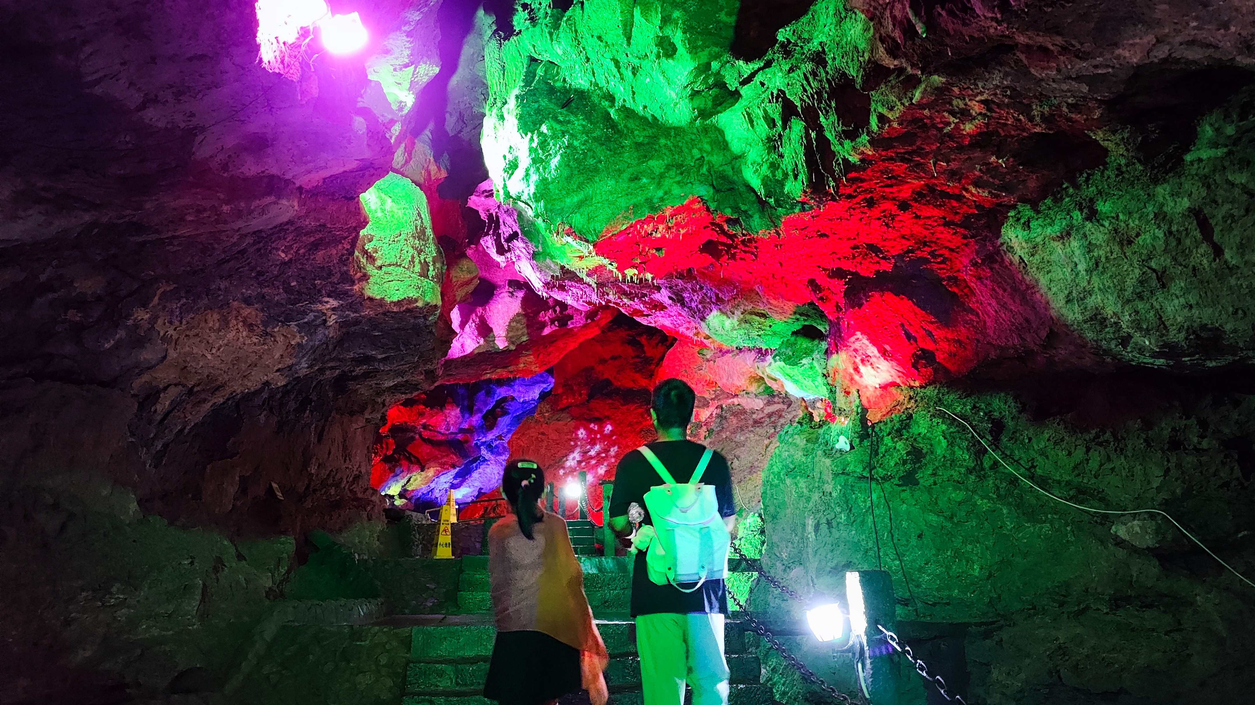 博山开元溶洞门票10月30日免费吗,博山溶洞和开元溶洞哪个更好