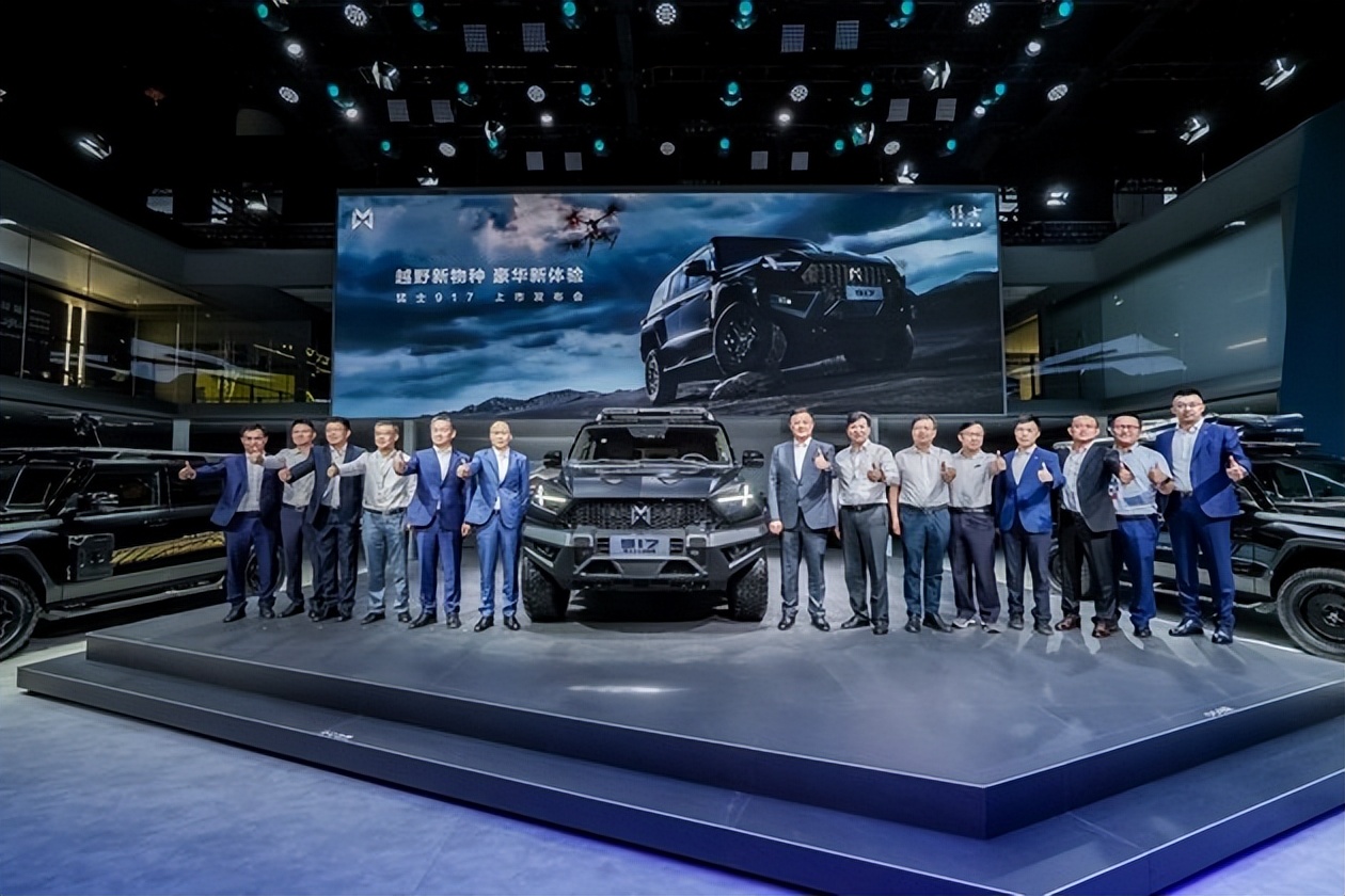 猛士越野车新物种,猛士917硬派越野车型