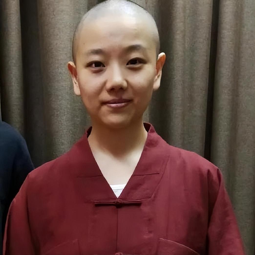 皈依佛门的11位女星，事业正当红时看破红尘，哪一位最让人惋惜？