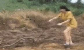 坐高铁遇到旁边老阿姨脱鞋,坐高铁遇到旁边阿姨脱鞋