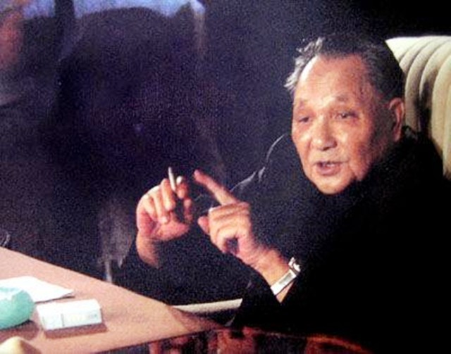 1997年*小平邓**逝世：四海齐悼