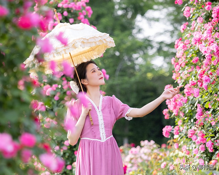 30岁气质女人拍照姿势,中年女人怎么拍照摆姿势好看