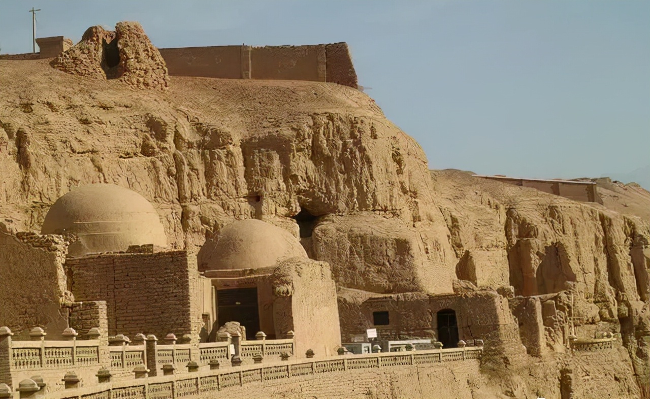 *疆新**出土1400年前神秘楷书