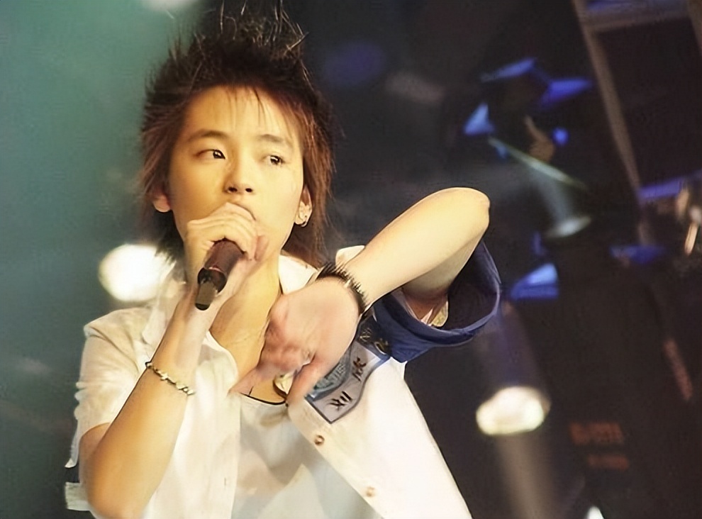 智齿香港片,智齿港片电影有没有彩色版