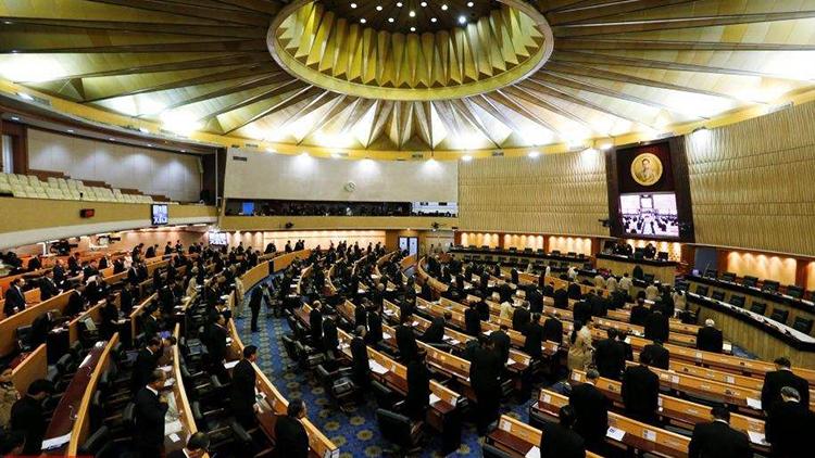 泰国传来最新消息，总理选举时间公布，他信、英拉能卷土重来吗？