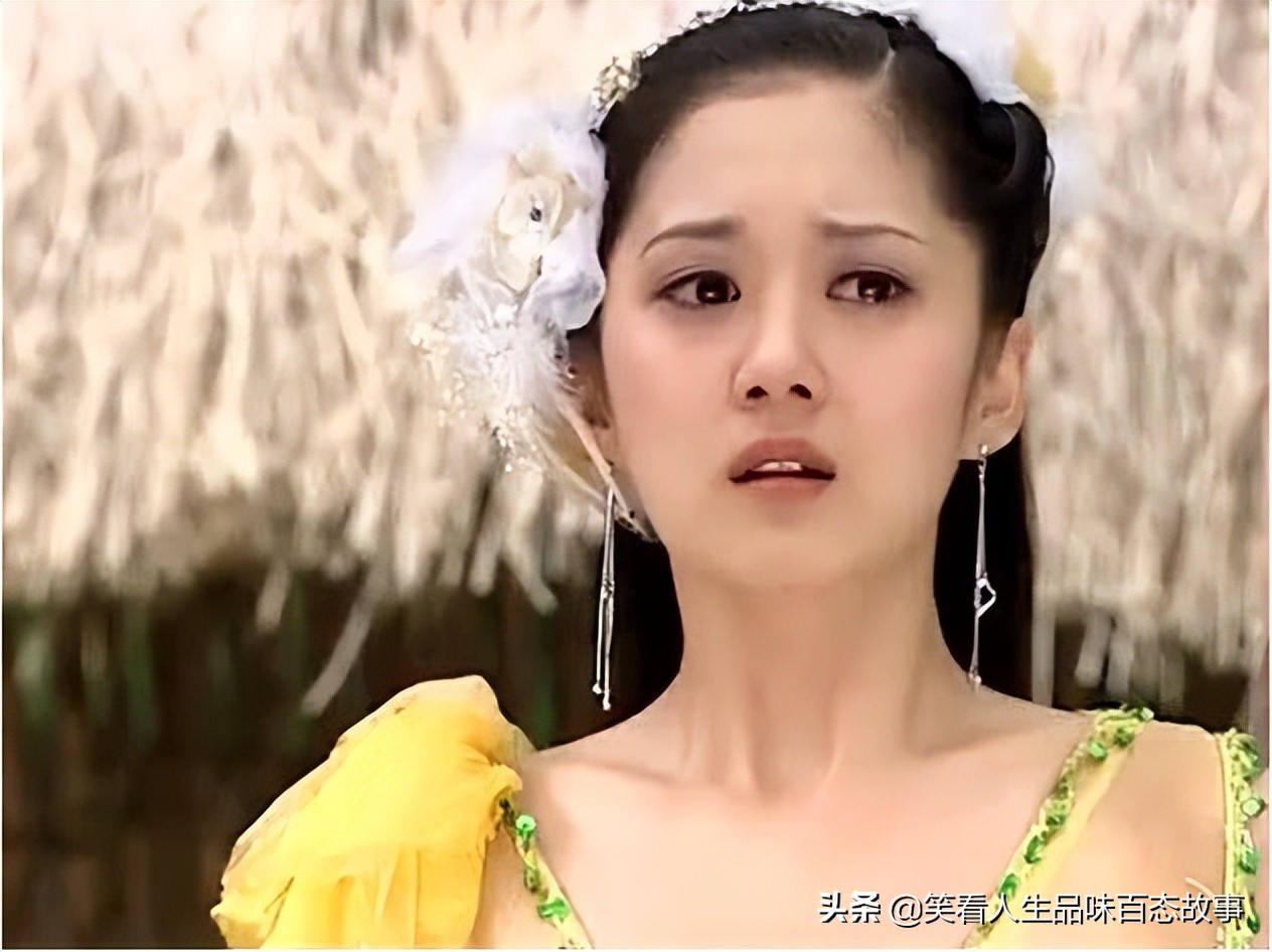 童年女神张娜拉晒猫照依旧童颜,38岁张娜拉罕见晒素颜照