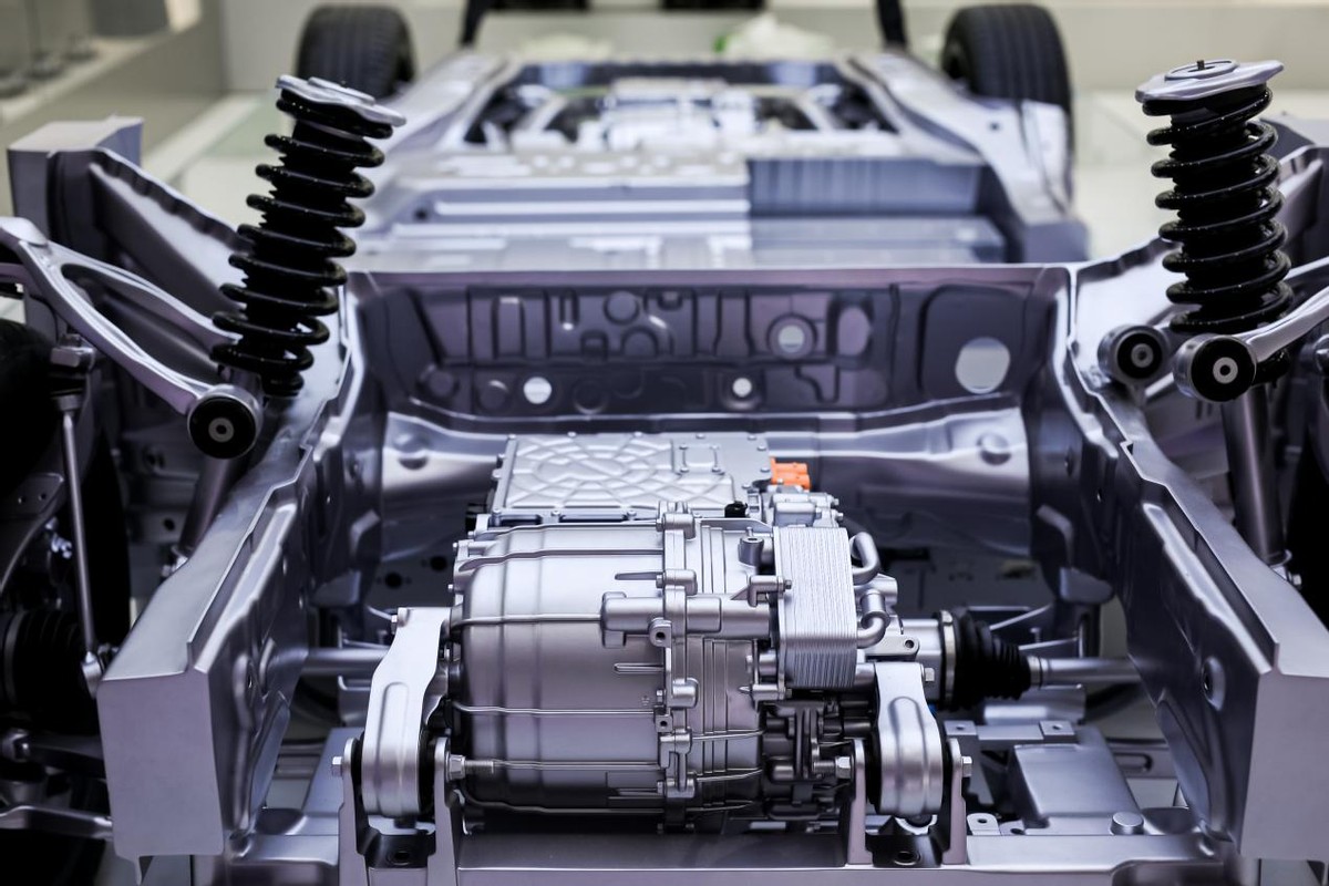 为什么零跑c01不如c11卖得好,零跑c01高性能暗夜极光版