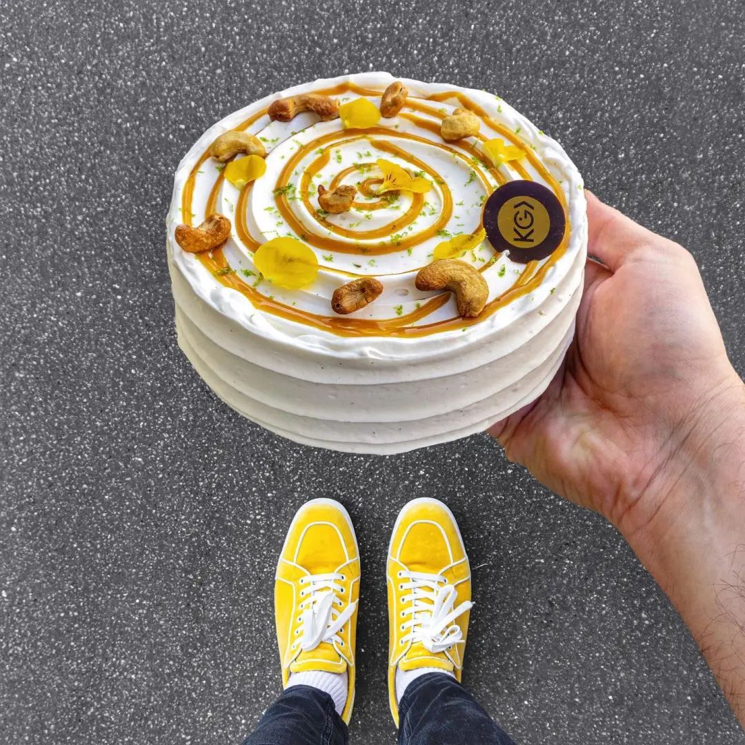 跟着「鞋子哥」逛巴黎甜品！每双鞋都适配！还能这么拍！