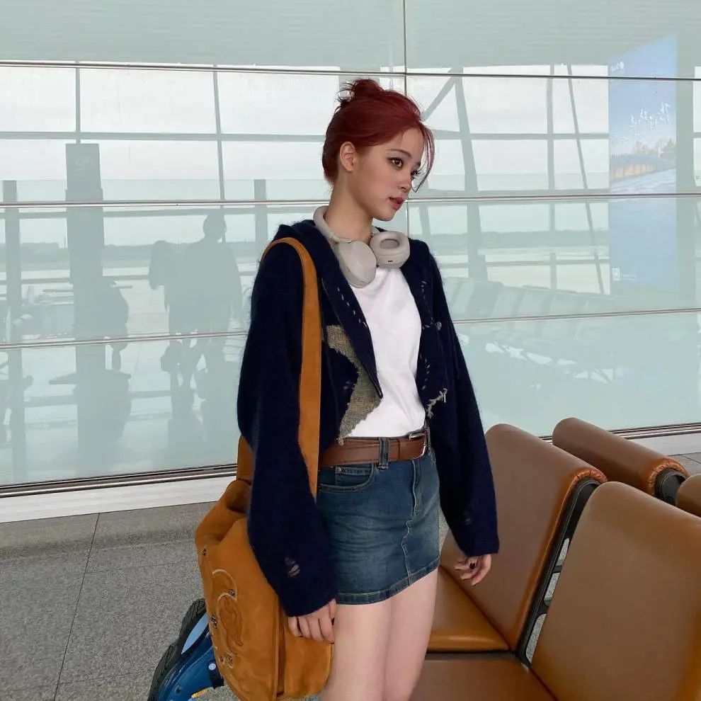 别再披头散发了教你一招秒变女神,今年别再披头散发了三款减龄发型