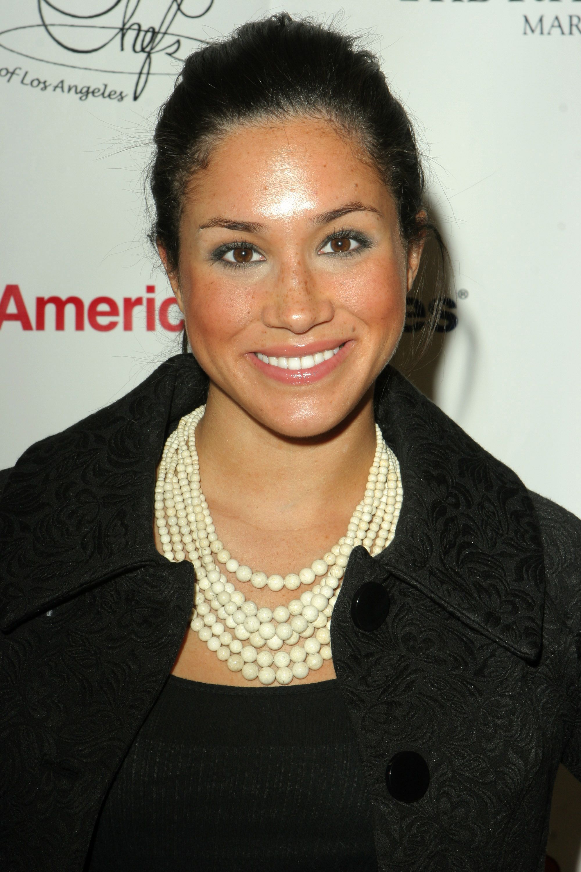 为什么梅根无法模仿戴安娜的高级,梅根戴着戴安娜耳环