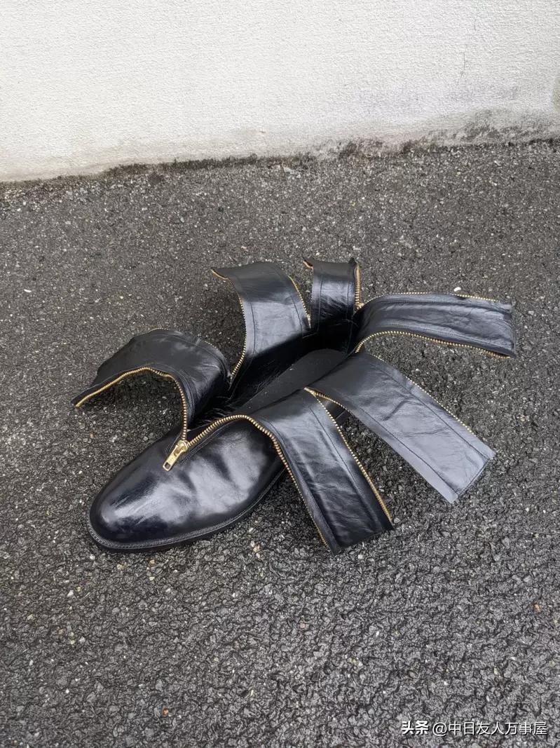 靴子口袋设计轮椅上可以轻松拿手机，来自日本设计师平林景的创意