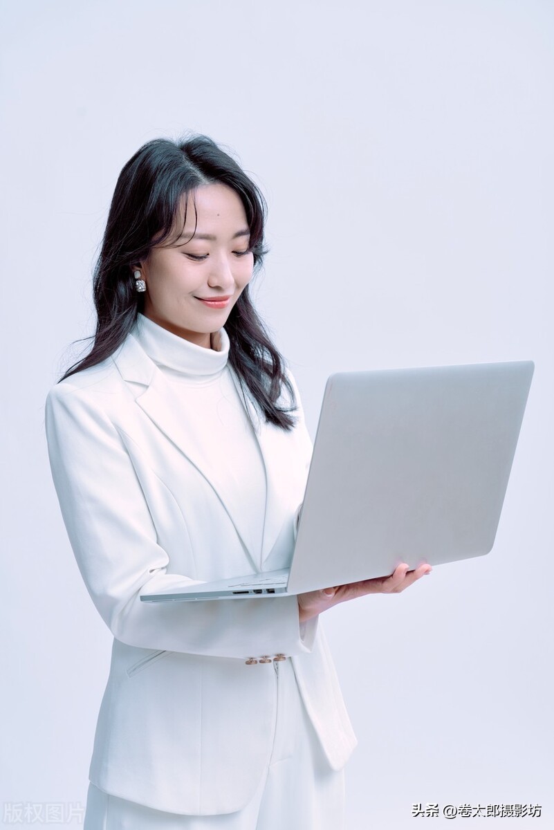 元宵节过完“年”就结束了，该想想2023摄影行业怎么赚钱了