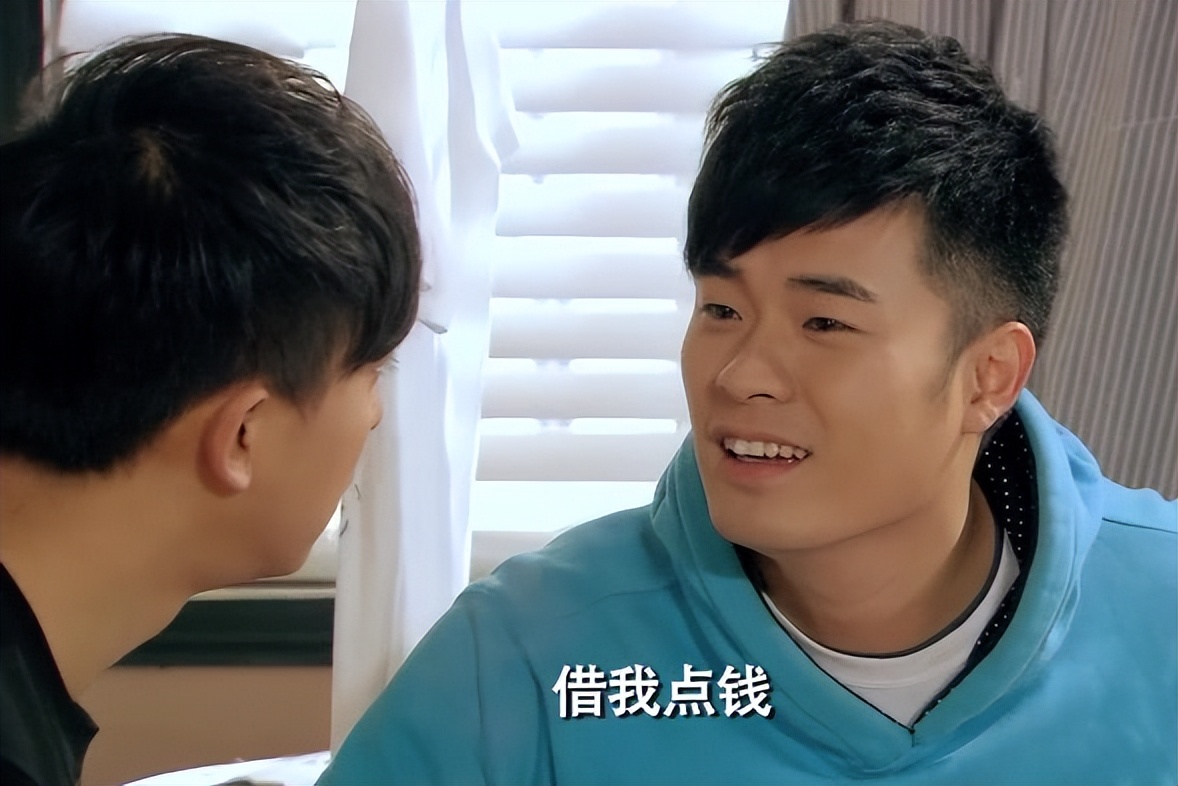 恋爱没几天男方跟我要钱,恋爱期间男友借钱