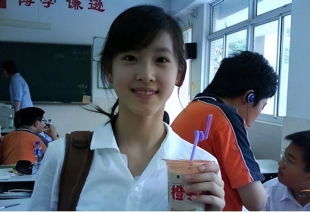 章泽天与刘强东出席照,刘强东章泽天甜蜜现身伦敦街头