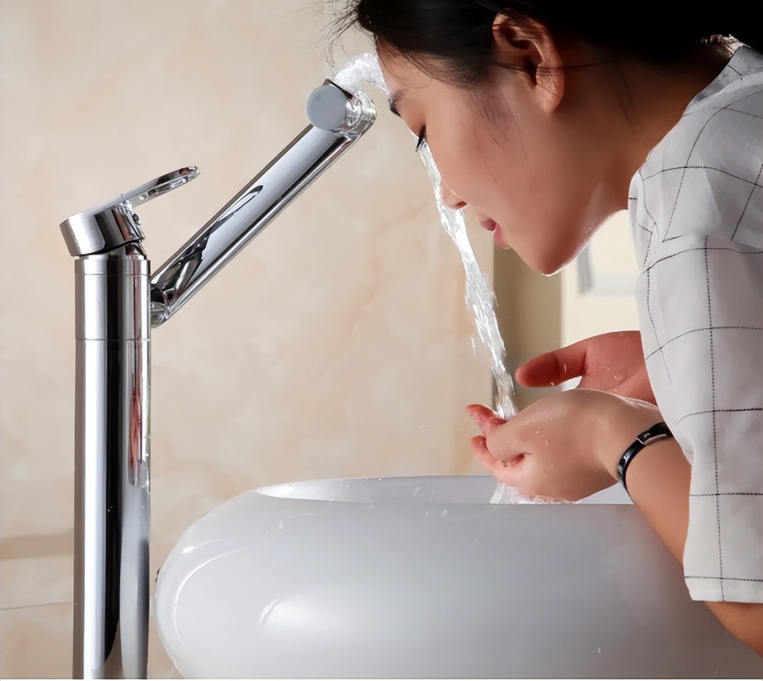 眼睛里进脏东西了用什么眼药水,眼睛里进了脏东西揉没有了去哪了